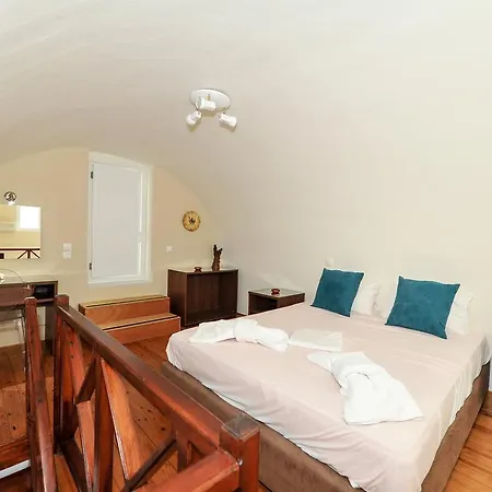 Asterolithos Apartment *