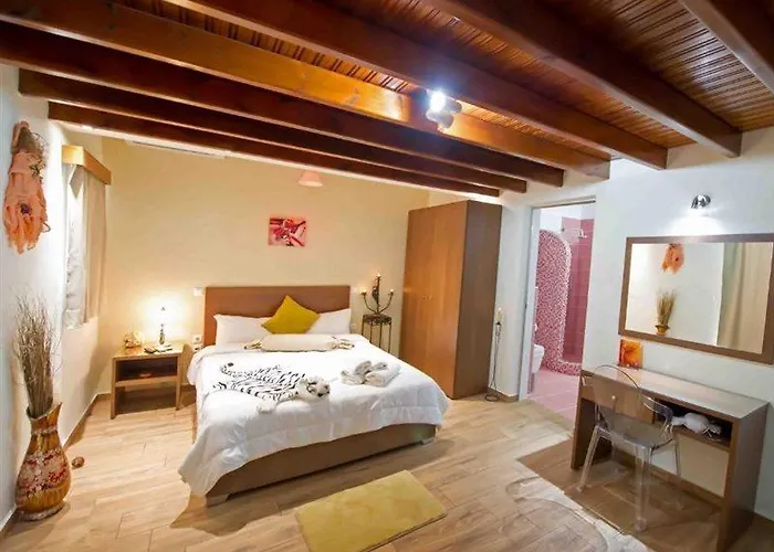 阿斯特罗利托斯公寓 *